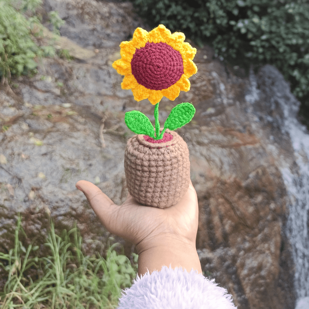 CarrotBeans Handmade Crochet Flowers Completed Hand Woven Sunflowers Daisy Knitted Potted Plants Knitted Flower for Car Dash Decoration, Table Decoration, Home Decoration Pack-1