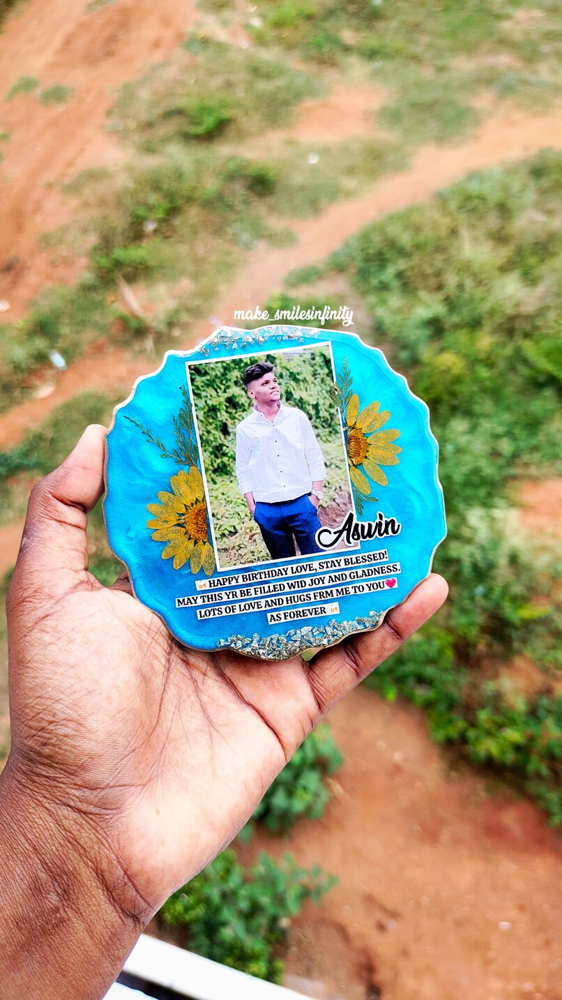 MAKE'S Personalized Resin Photo Frame – Custom Name, Date & Message | Handmade Gift